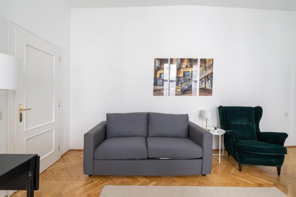 Historic Heart Apartment Виена Екстериор снимка
