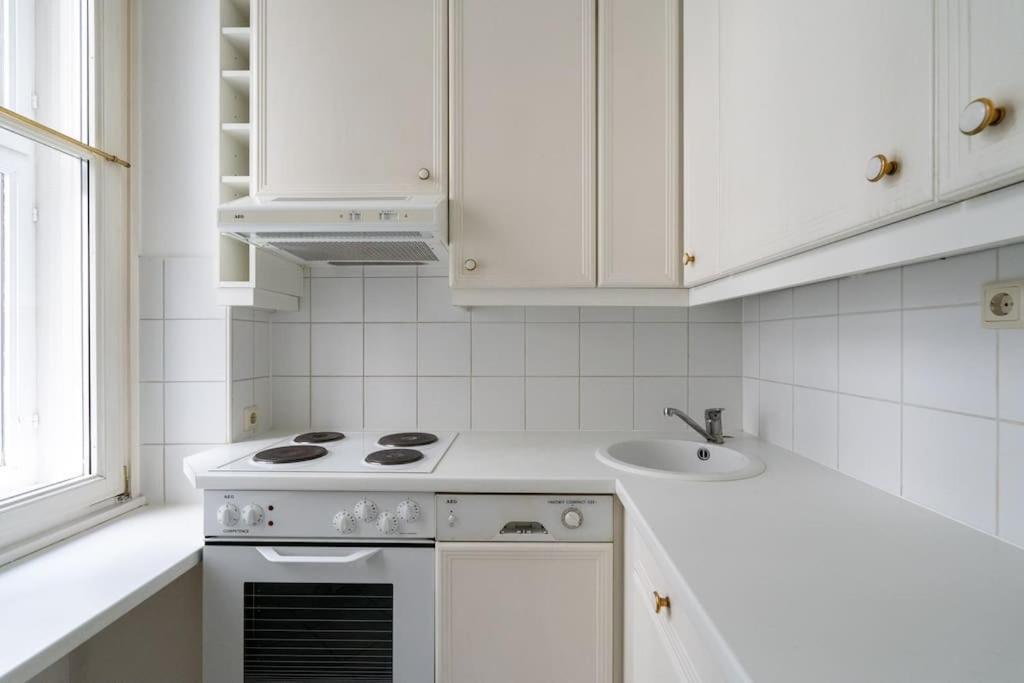 Historic Heart Apartment Виена Екстериор снимка